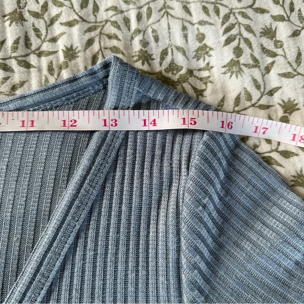Streetwear Society Blue Ribbed Short Sleeve Cotton V Neck False Button Crop Top - Picture 6 of 10
